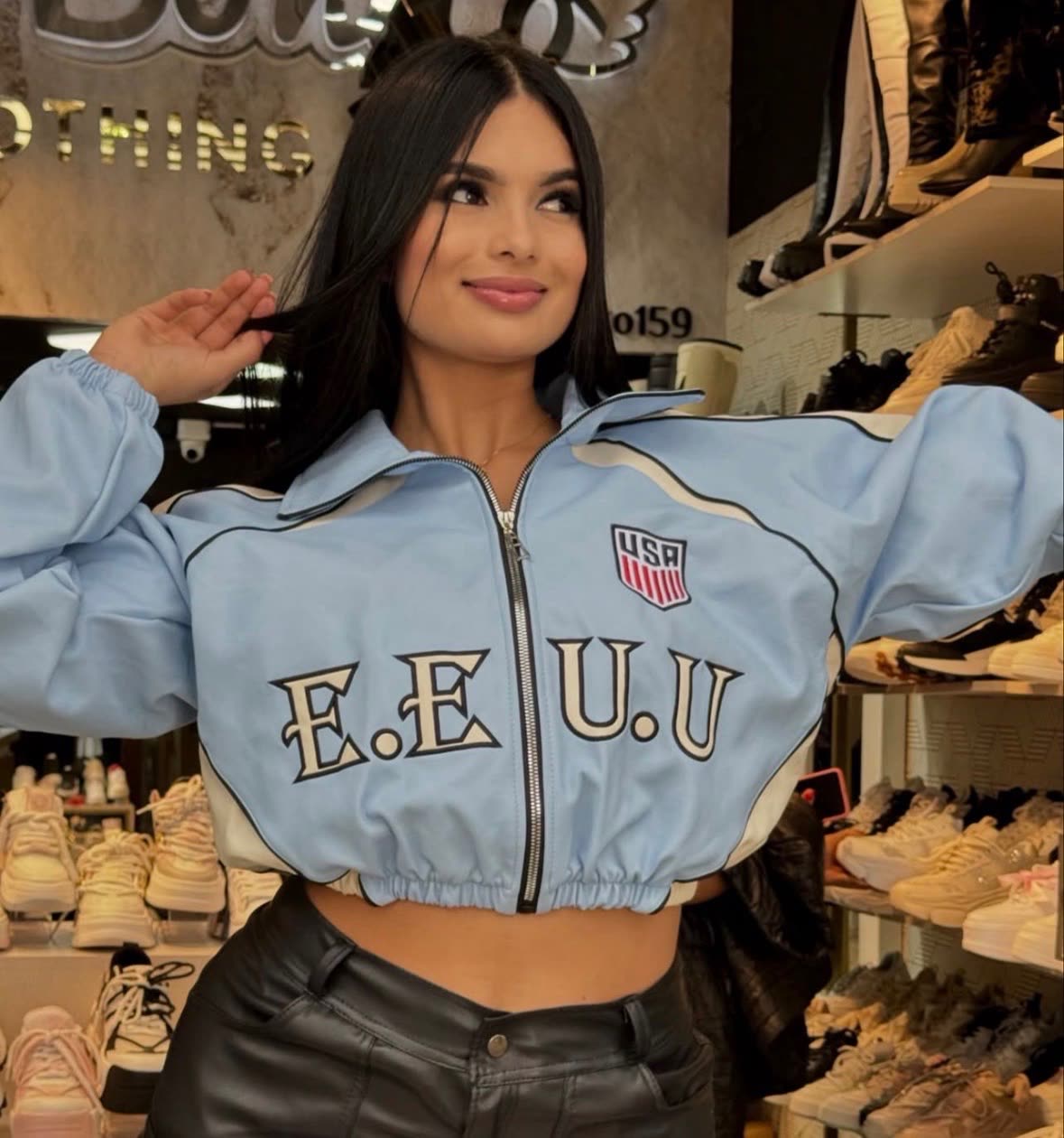 Glow ByPau — chaqueta cropped baby blue